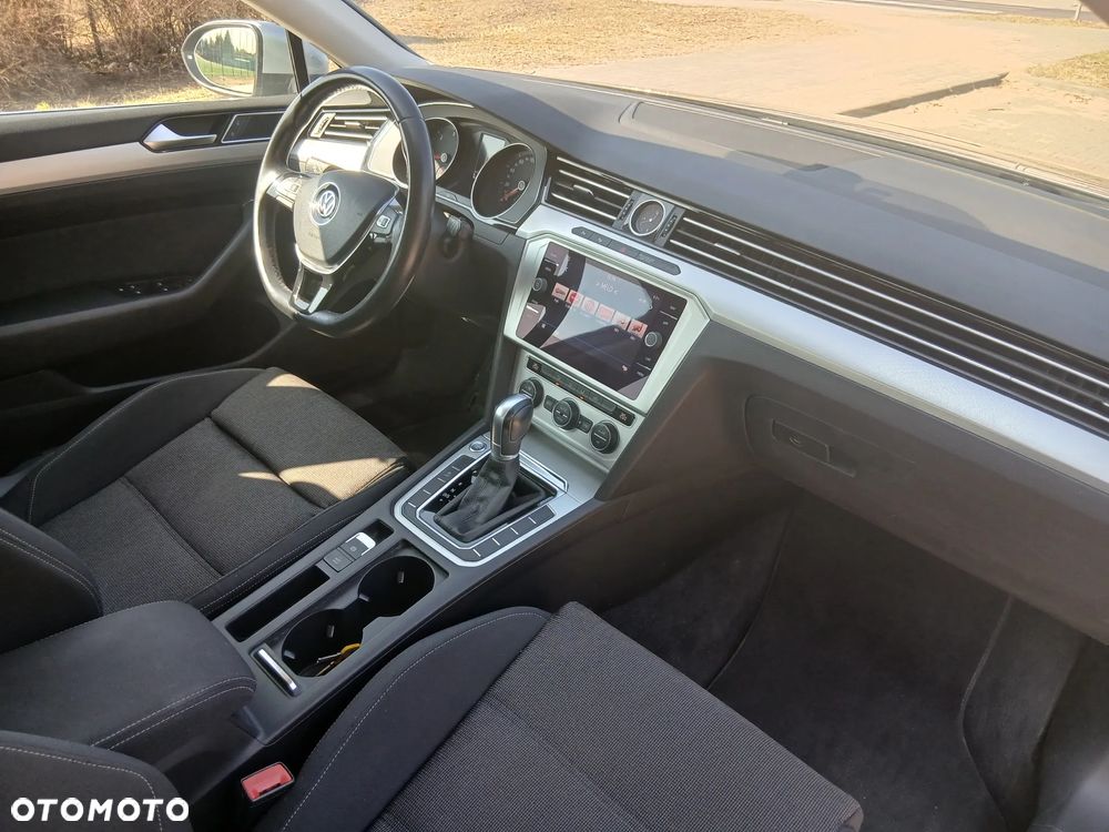 Volkswagen Passat 2.0 TDI SCR DSG Trendline - 13