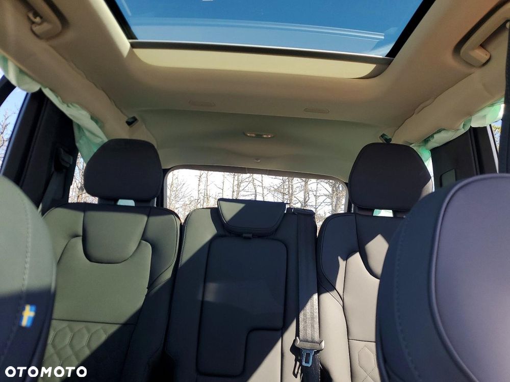 Volvo XC 90 - 9