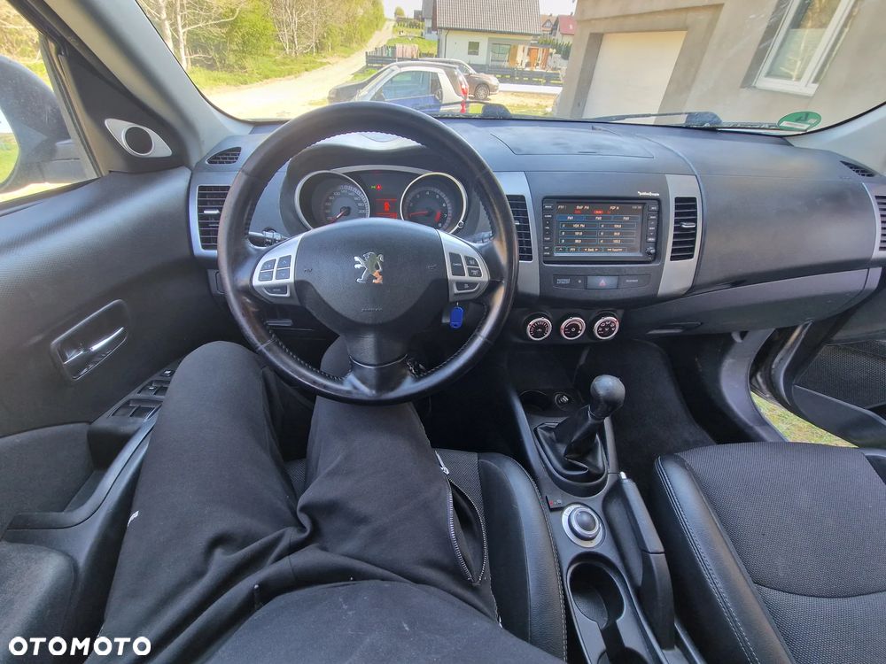 Peugeot 4007 7-Sitzer Sport - 4