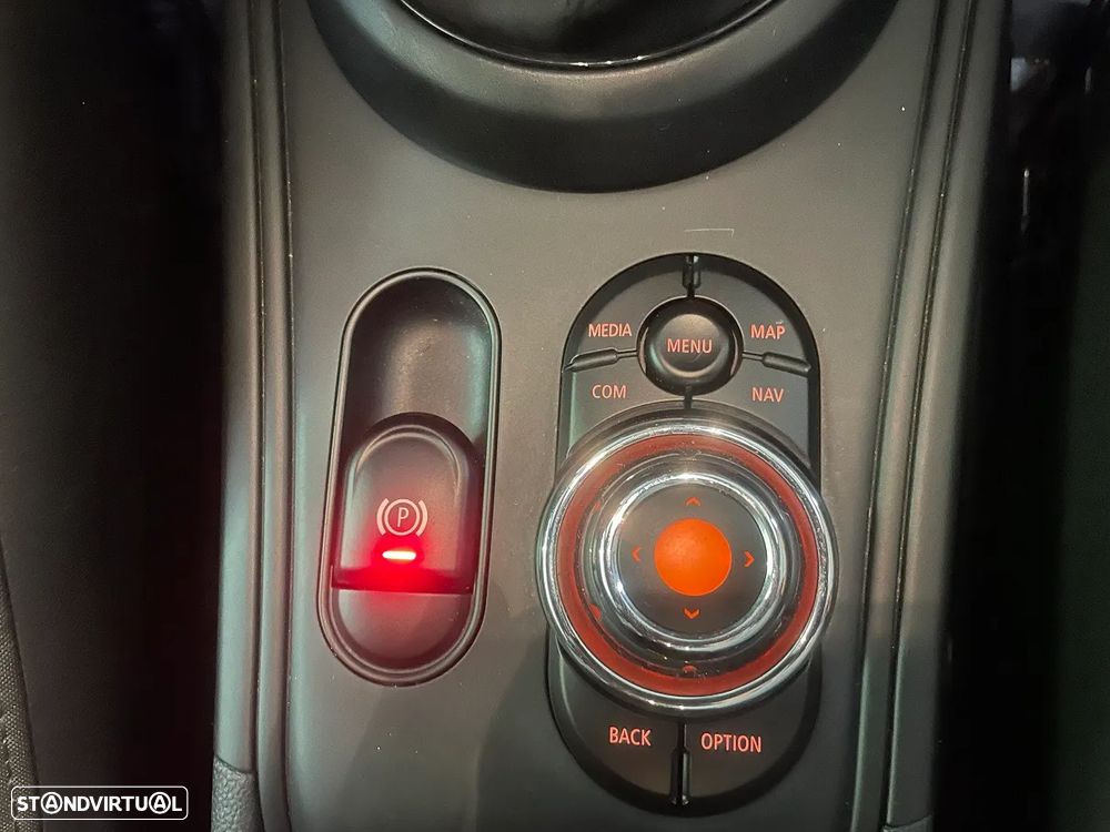 MINI Countryman Cooper SE ALL4 Auto - 21