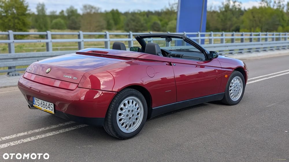 Alfa Romeo Spider 1995 photo 5