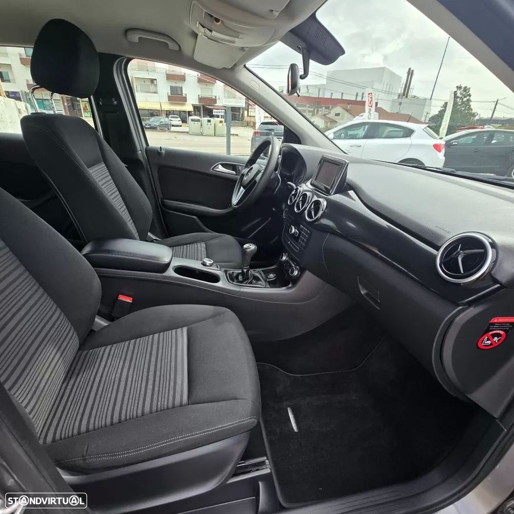 Mercedes-Benz A 200 CDI (BlueEFFICIENCY) Urban - 16