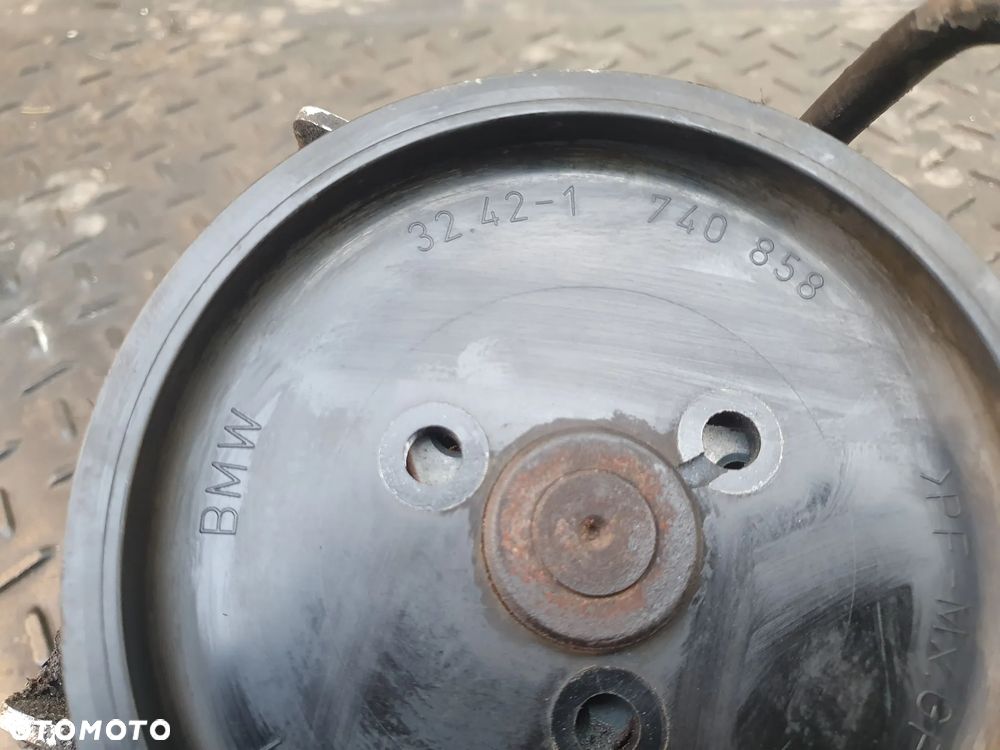 POMPA WSPOMAGANIA BMW E39 740858  LIFT 2.2 BENZYNA 6 CYL - 2