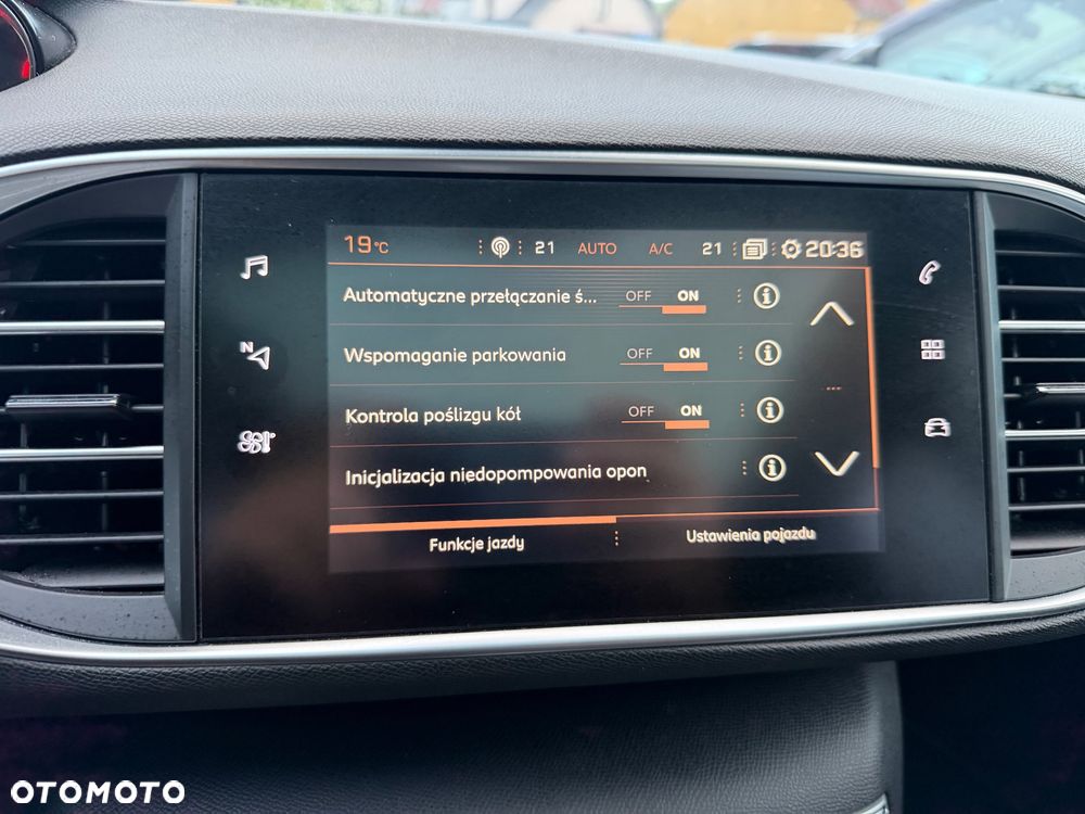 Peugeot 308 1.2 PureTech GPF Allure S&S - 16