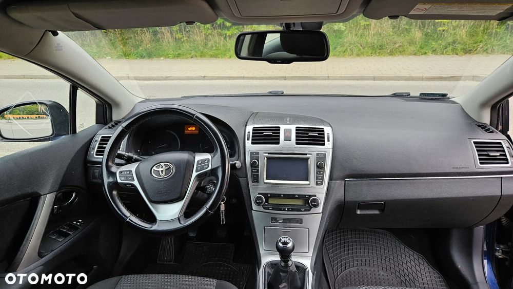 Toyota Avensis - 16