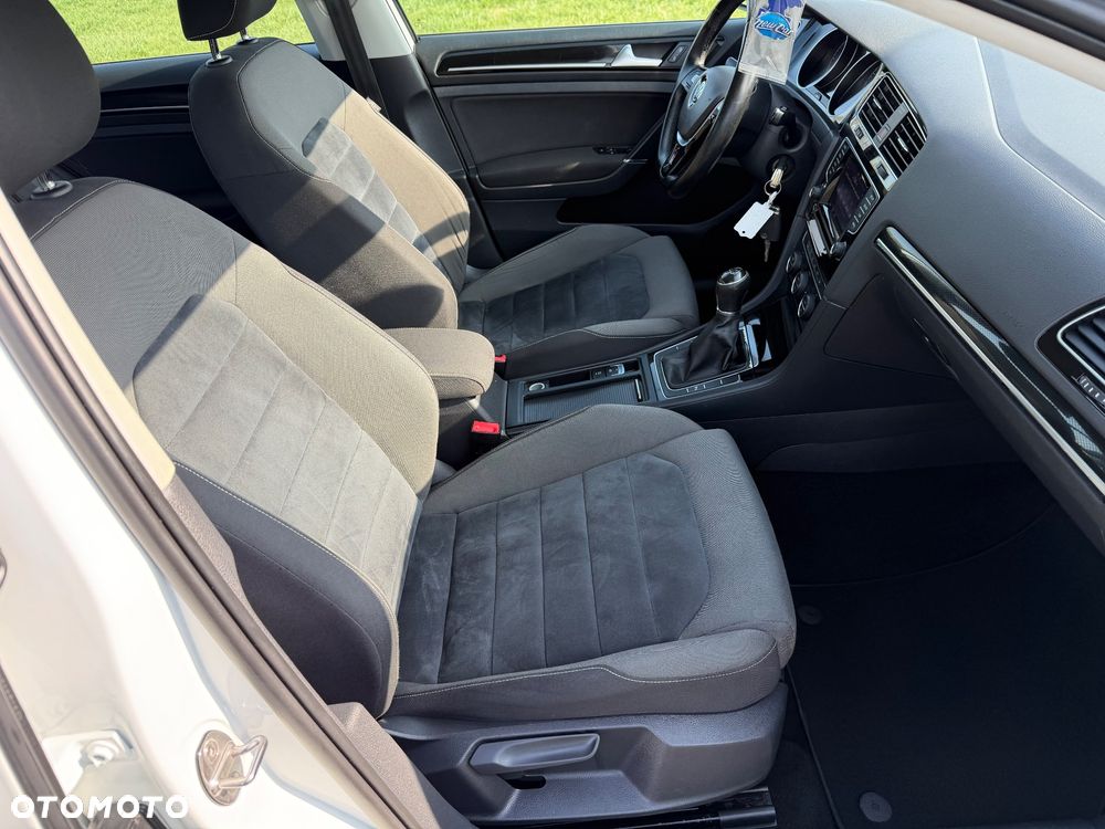 Volkswagen Golf 1.6 TDI DPF Highline - 12