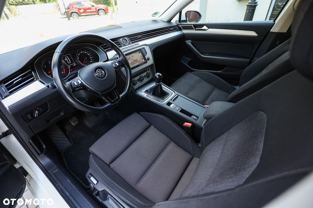 Volkswagen Passat 2.0 TDI SCR BlueMotion Technology 4Motion Trendline - 15