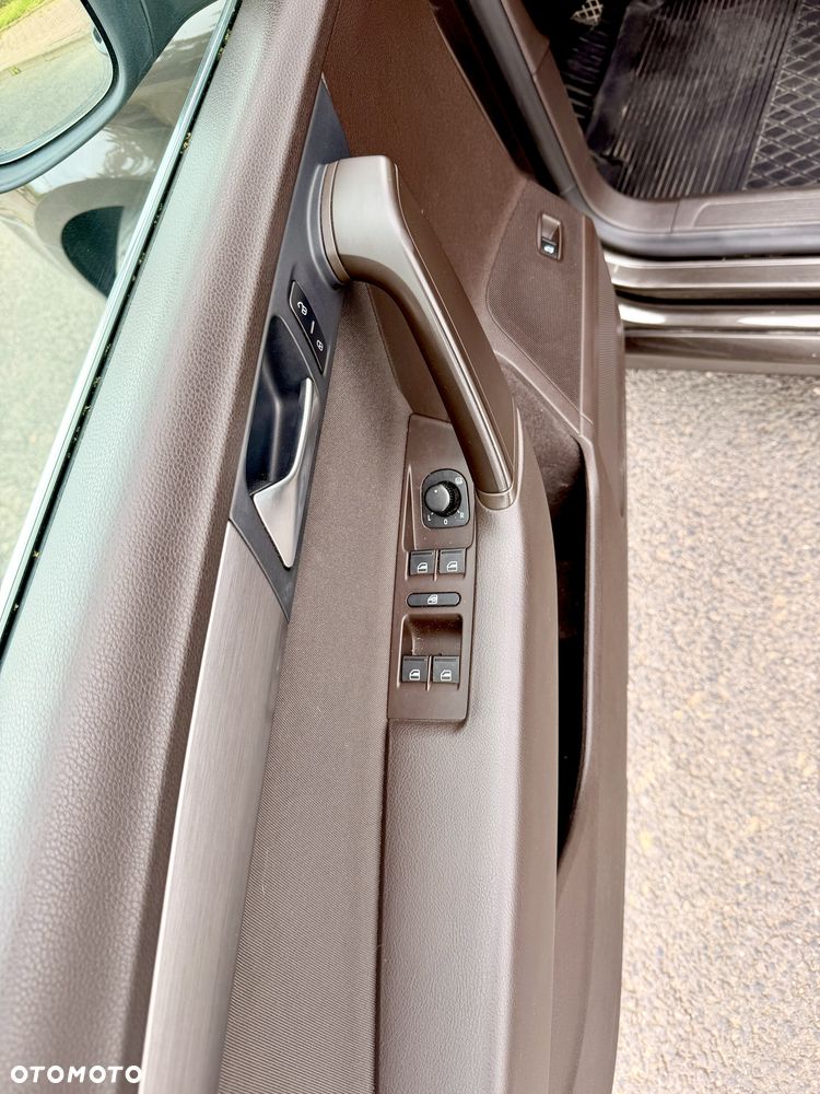 Volkswagen Passat 2.0 TDI Comfortline - 19