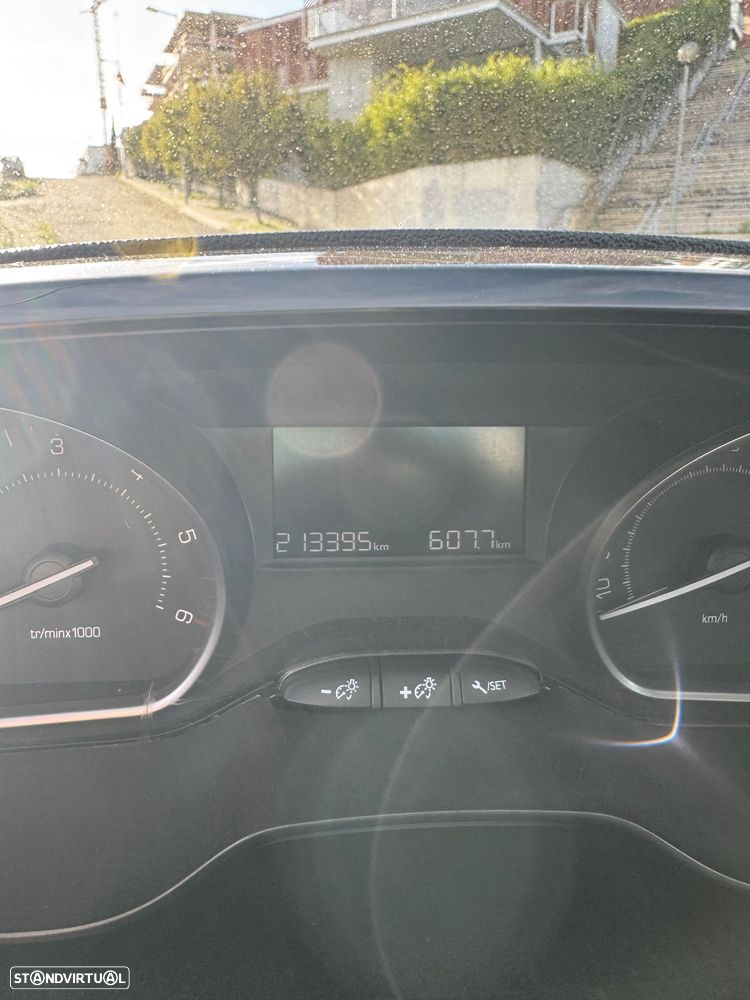 Peugeot 208 1.6 BlueHDi Active - 9