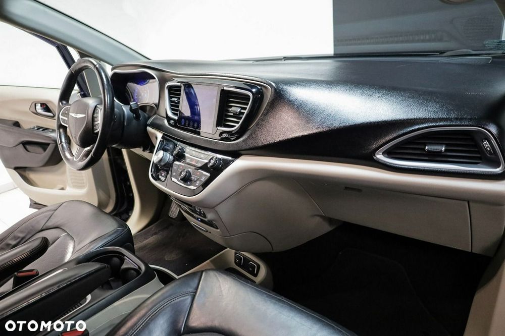 Chrysler Pacifica 2016
