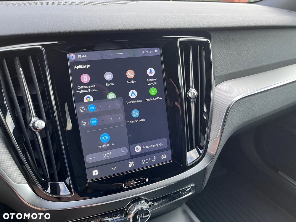 Volvo V60 B4 B Plus Dark - 19