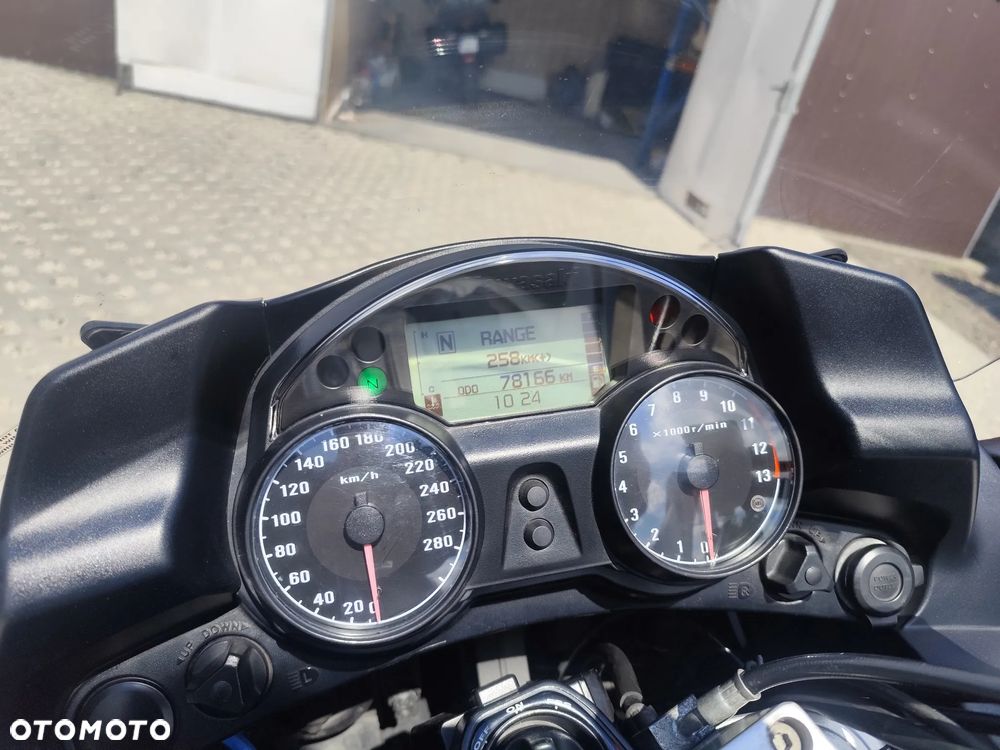 Kawasaki GTR - 6