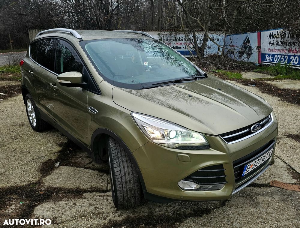 Ford Kuga 2.0 TDCi Powershift 4WD Titanium - 2