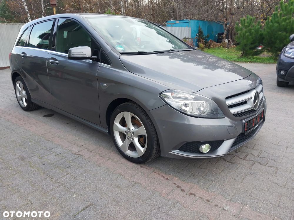 Mercedes-Benz Klasa B 180 (BlueEFFICIENCY) - 2