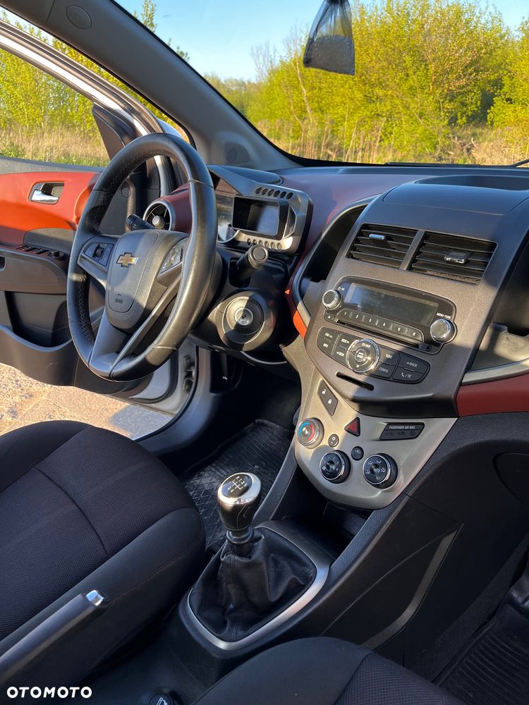 Chevrolet Aveo - 14