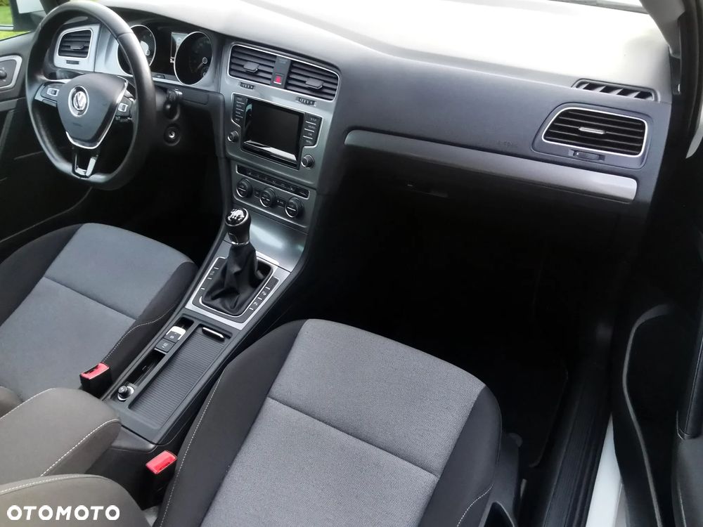 Volkswagen Golf 1.2 TSI BlueMotion Technology Comfortline - 25