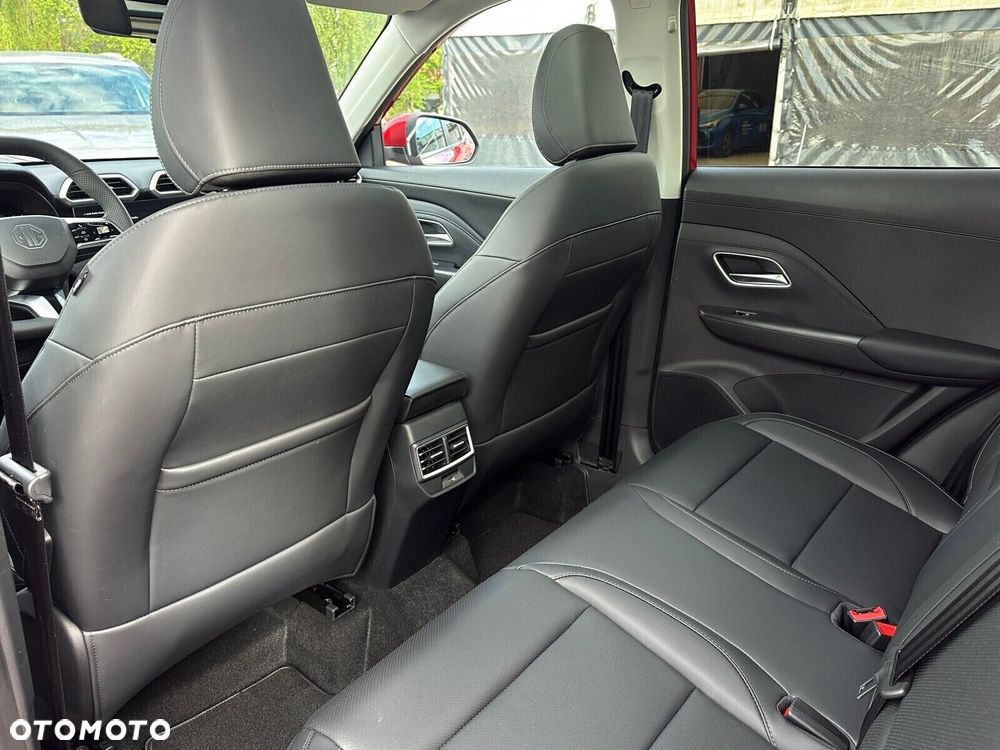 MG ZS Hybrid+ - 13
