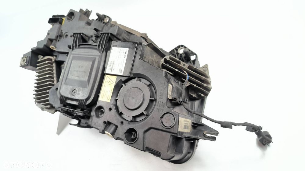 LAMPA PRAWA PRZÓD VOLVO FH II FH5 500 22239244 - 7