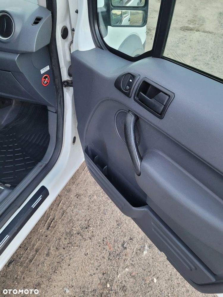 Ford Transit Connect - 18