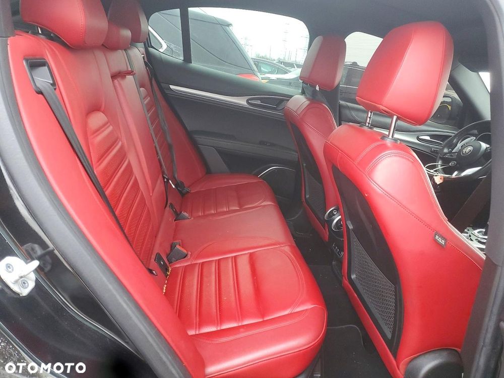 Alfa Romeo Stelvio 2.0 Turbo 16V AT8-Q4 Veloce Ti - 7
