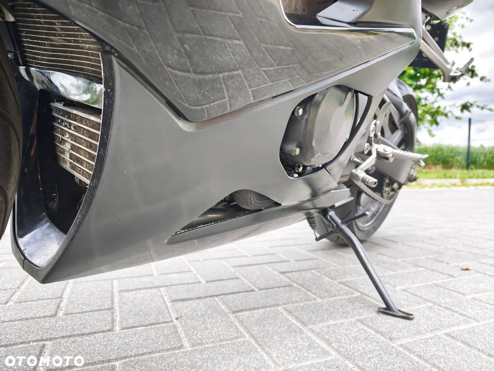Suzuki GSX-R - 21