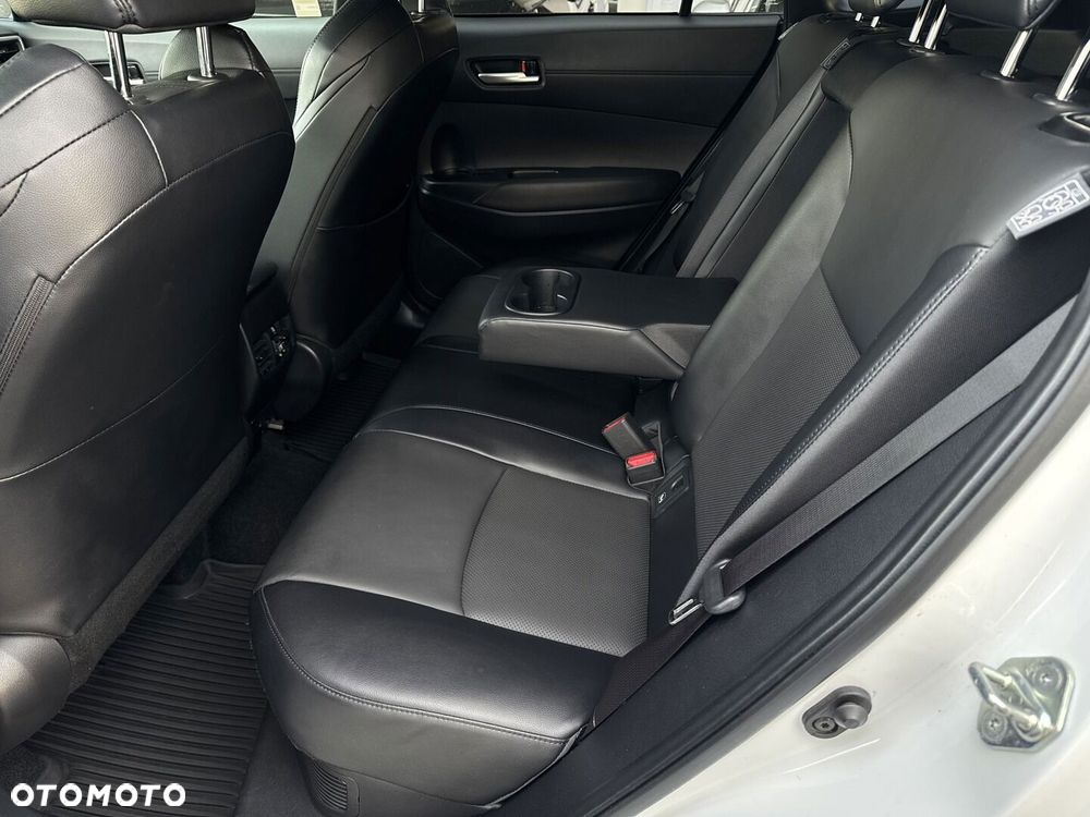 Toyota Corolla Cross 2.0 Hybrid Executive - 32