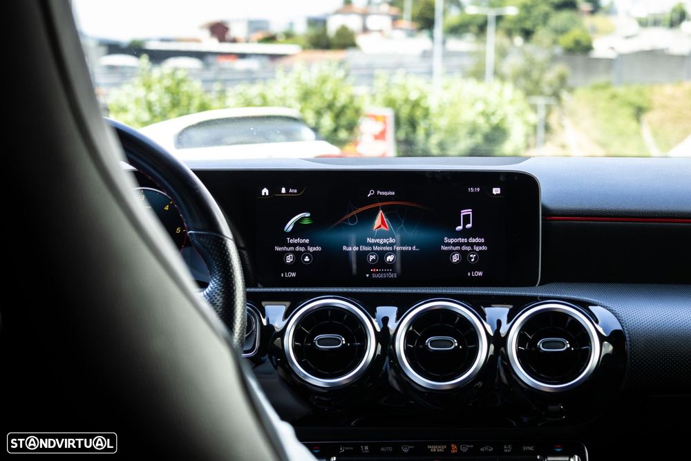 Mercedes-Benz A 180 d AMG Line - 32