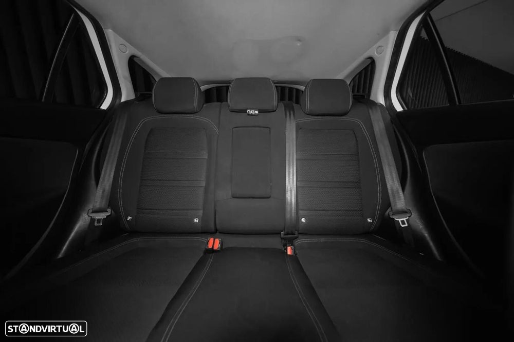 Fiat Tipo Station Wagon 1.3 M-Jet Lounge - 29