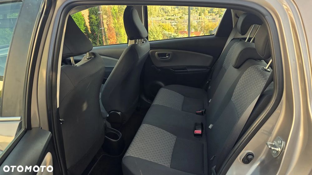 Toyota Yaris 1.33 Premium - 9