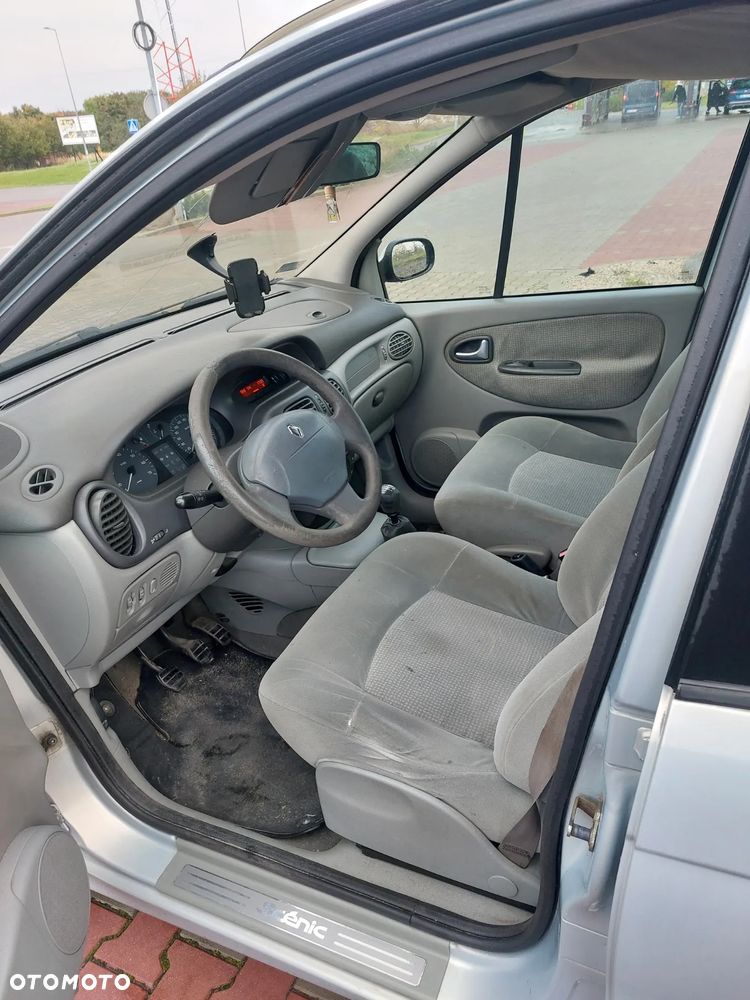 Renault Scenic - 8