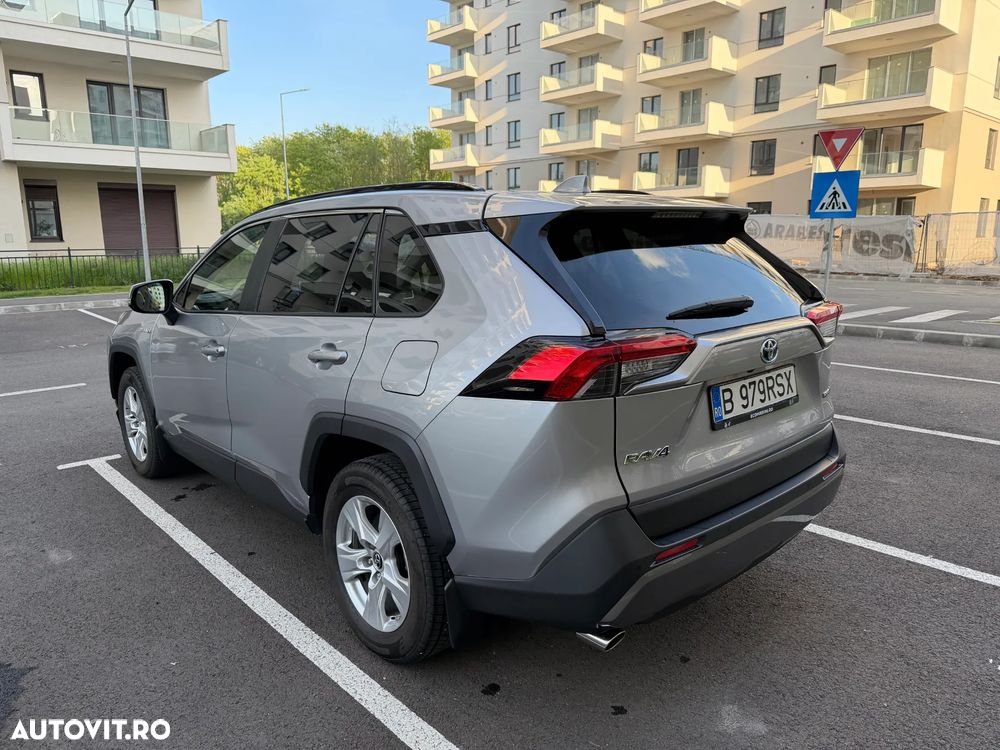 Toyota RAV4 - 6