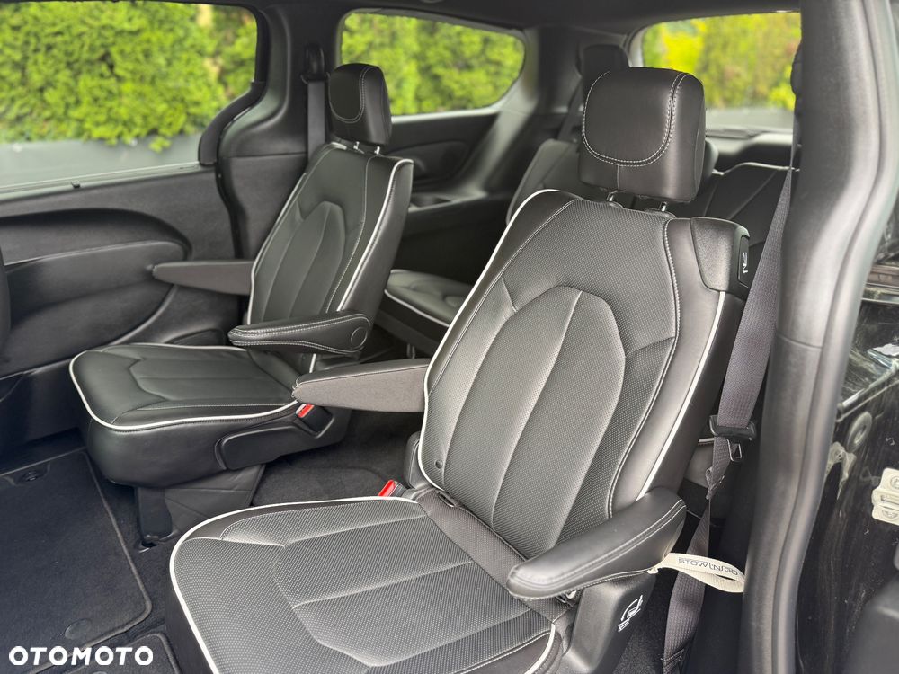 Chrysler Pacifica - 23