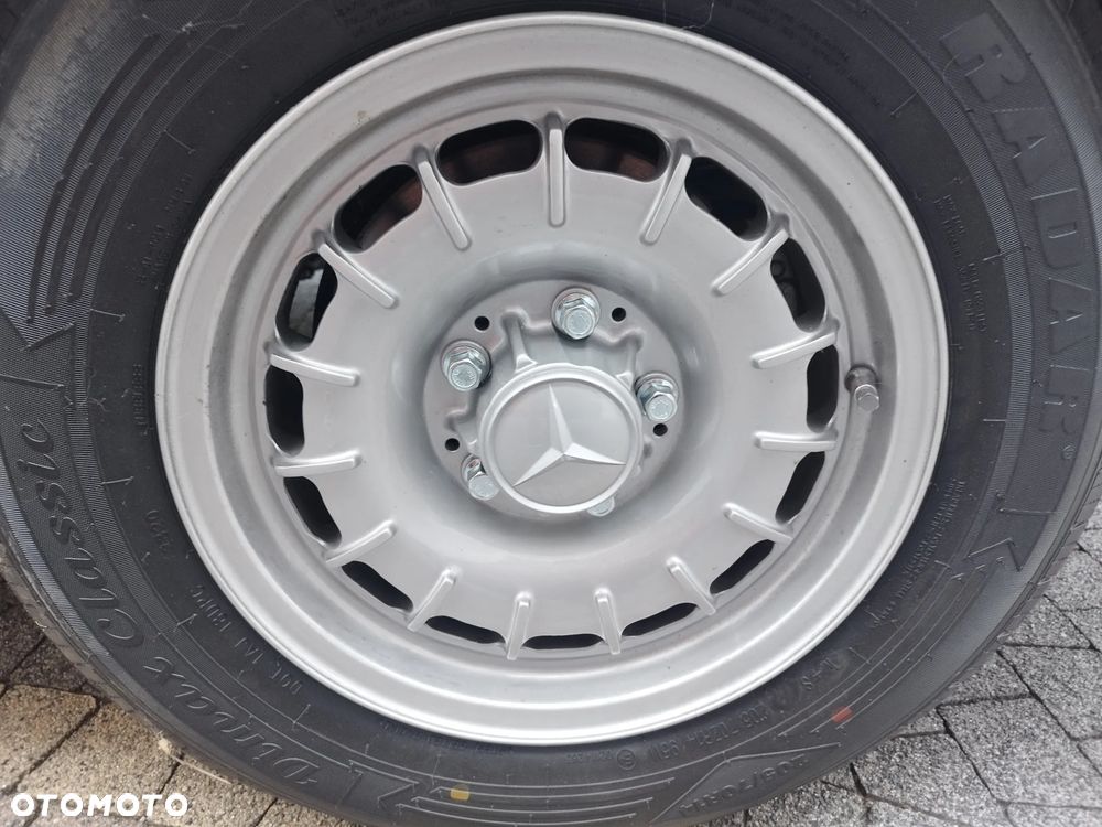 Mercedes-Benz SLC - 11