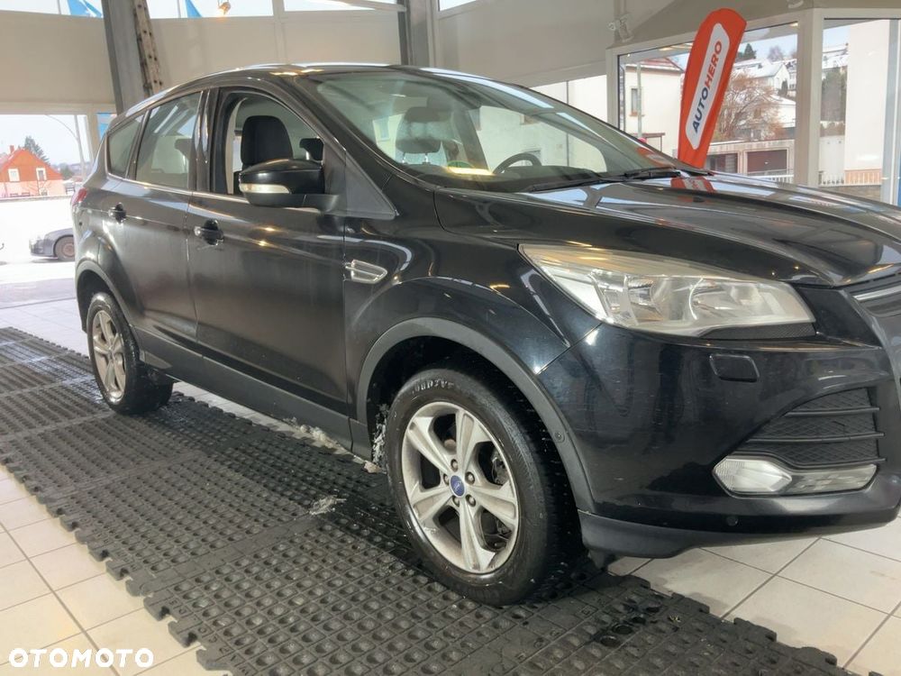 Ford Kuga 2.0 TDCi 2x4 Titanium - 4