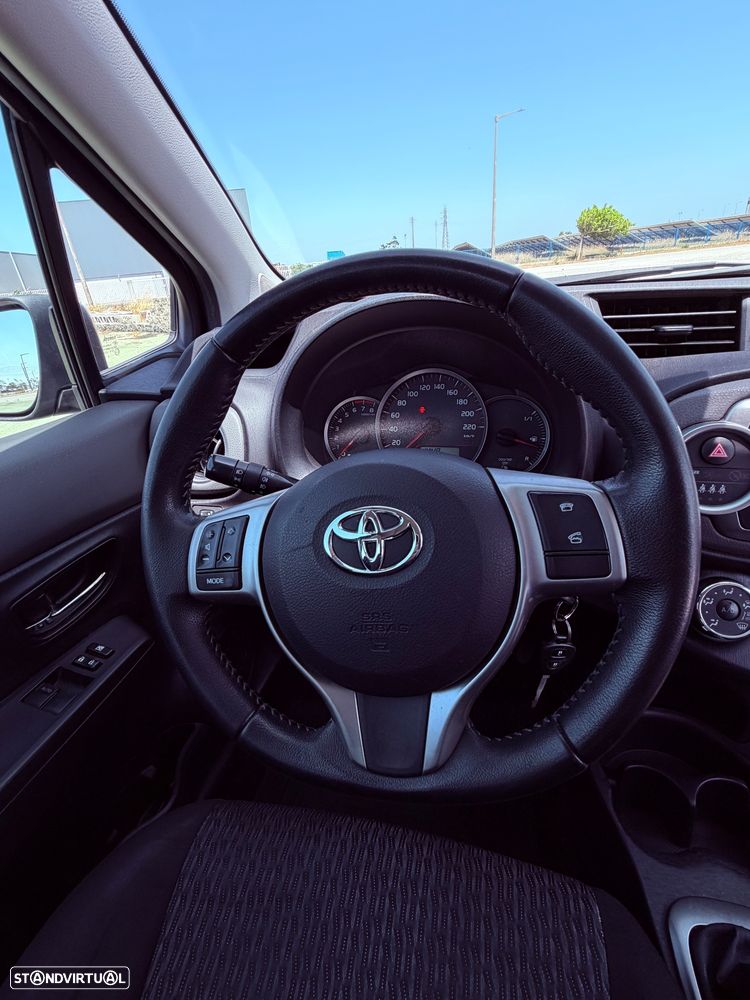 Toyota Yaris 1.0 VVT-i Comfort+P.Style +Navi - 20
