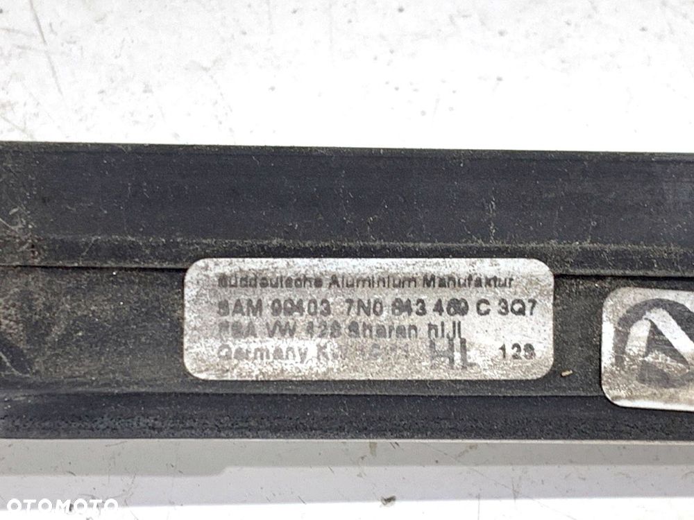 LISTWA ZGARNIAJĄCA TYŁ LEWY  VW SHARAN (7N1, 7N2) 2010 - 2022 2.0 TDI 103 kW [140 KM] olej - 4