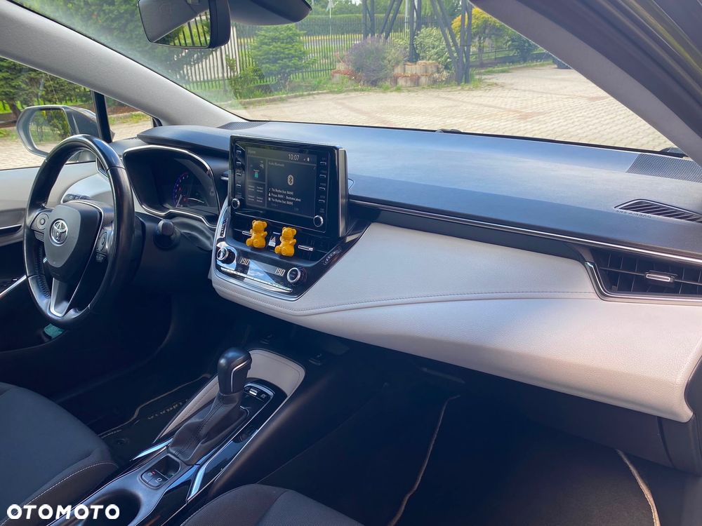 Toyota Corolla 1.8 Hybrid Executive - 16