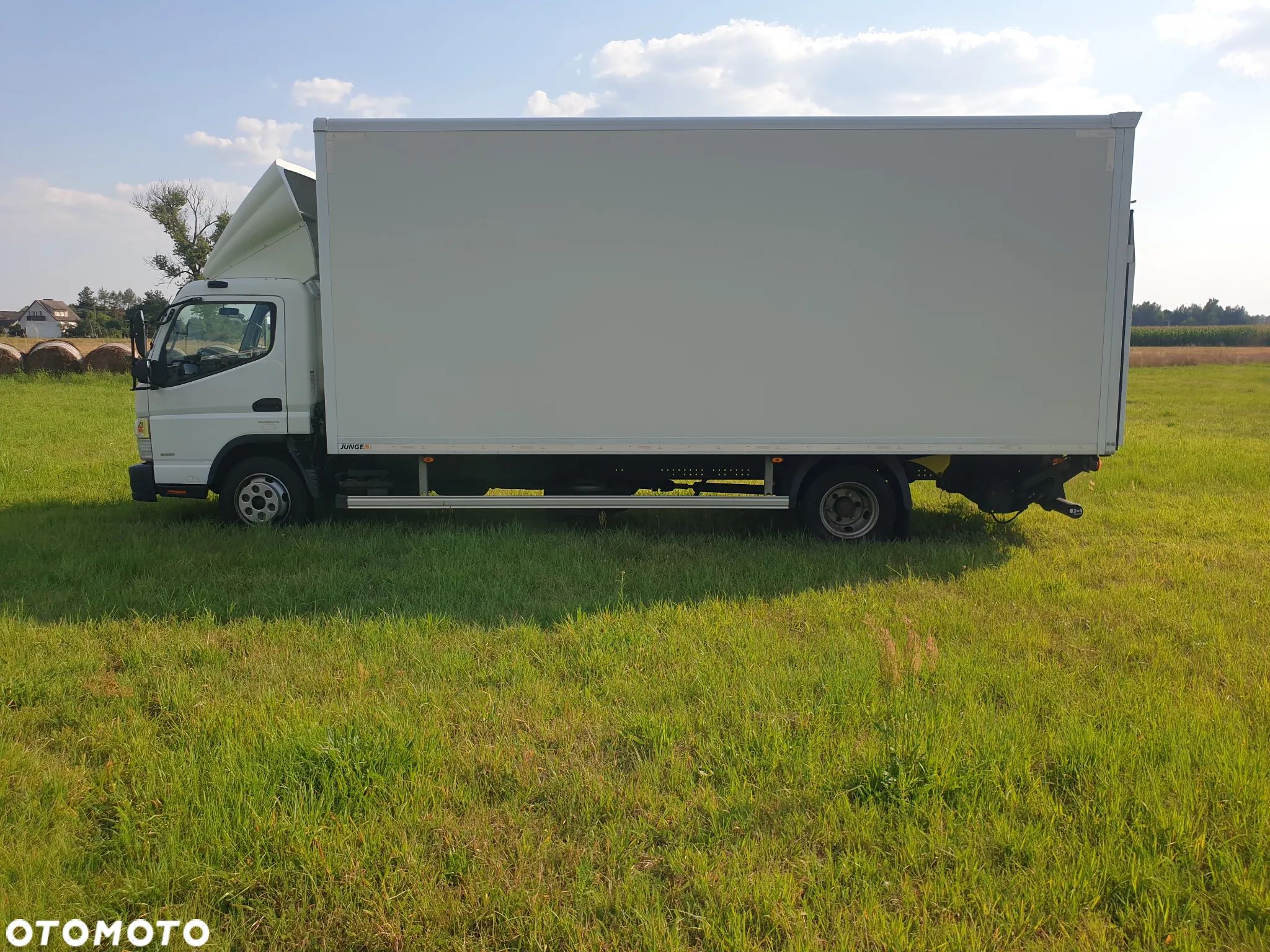 Mitsubishi Fuso Canter - 1