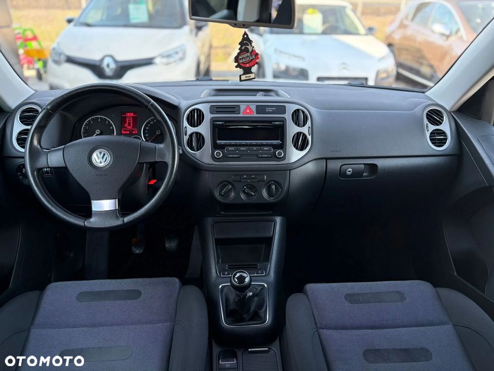 Volkswagen Tiguan - 12