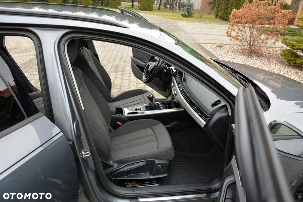 Audi A4 Avant 2.0 TDI DPF Ambiente - 16