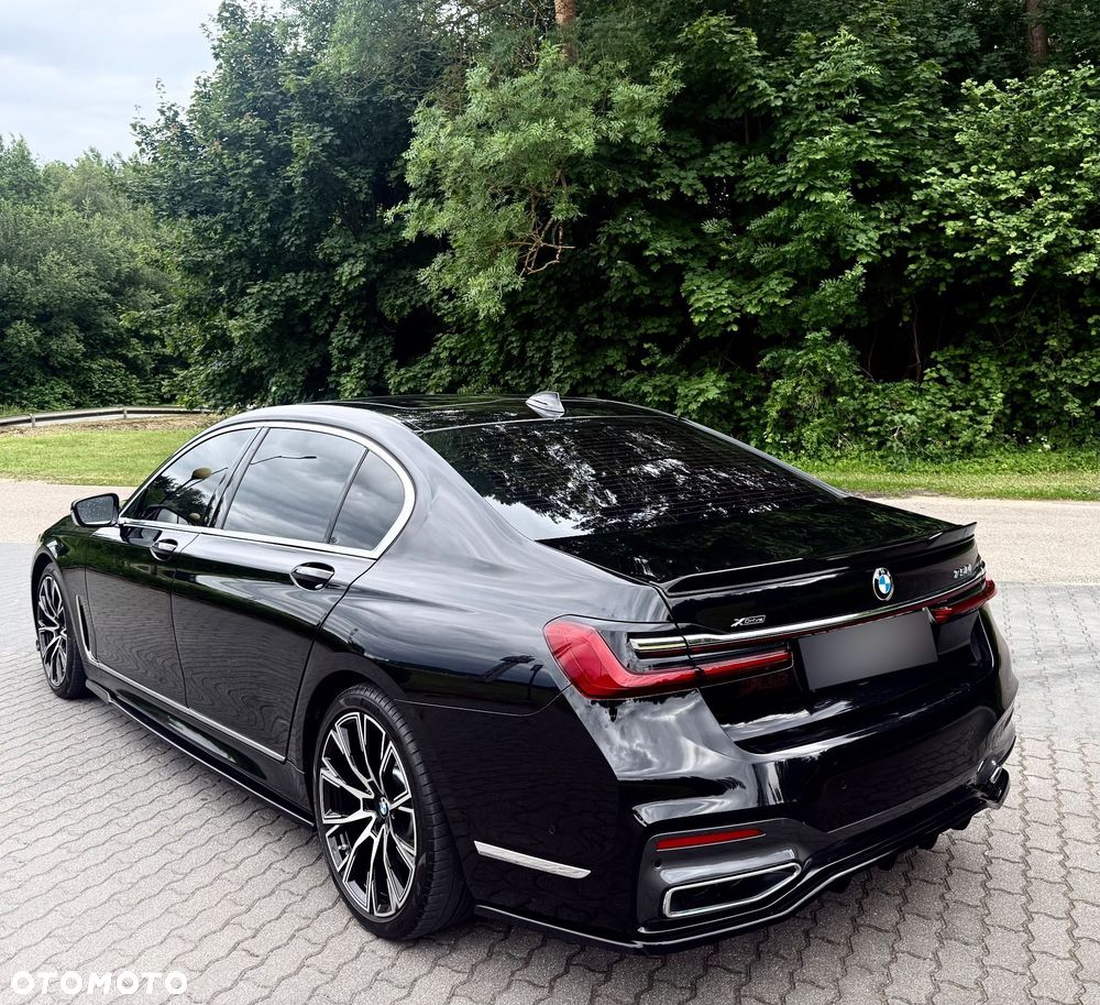 BMW Seria 7 750i xDrive sport - 6