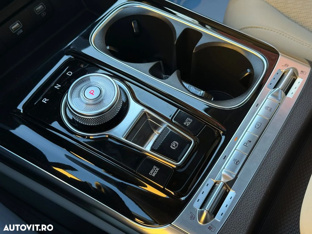 Kia Carnival - 20