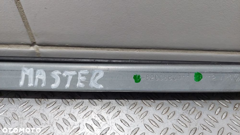 PROWADNICA SZYBY DRZWI PRAWY PRZÓD RENAULT MASTER III - IV 3-4 NR 8200683411 - 2