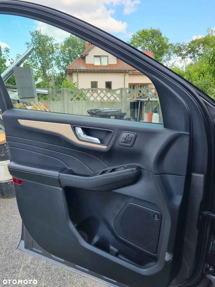 Ford Escape 2.0 EcoBoost AWD Titanium - 23