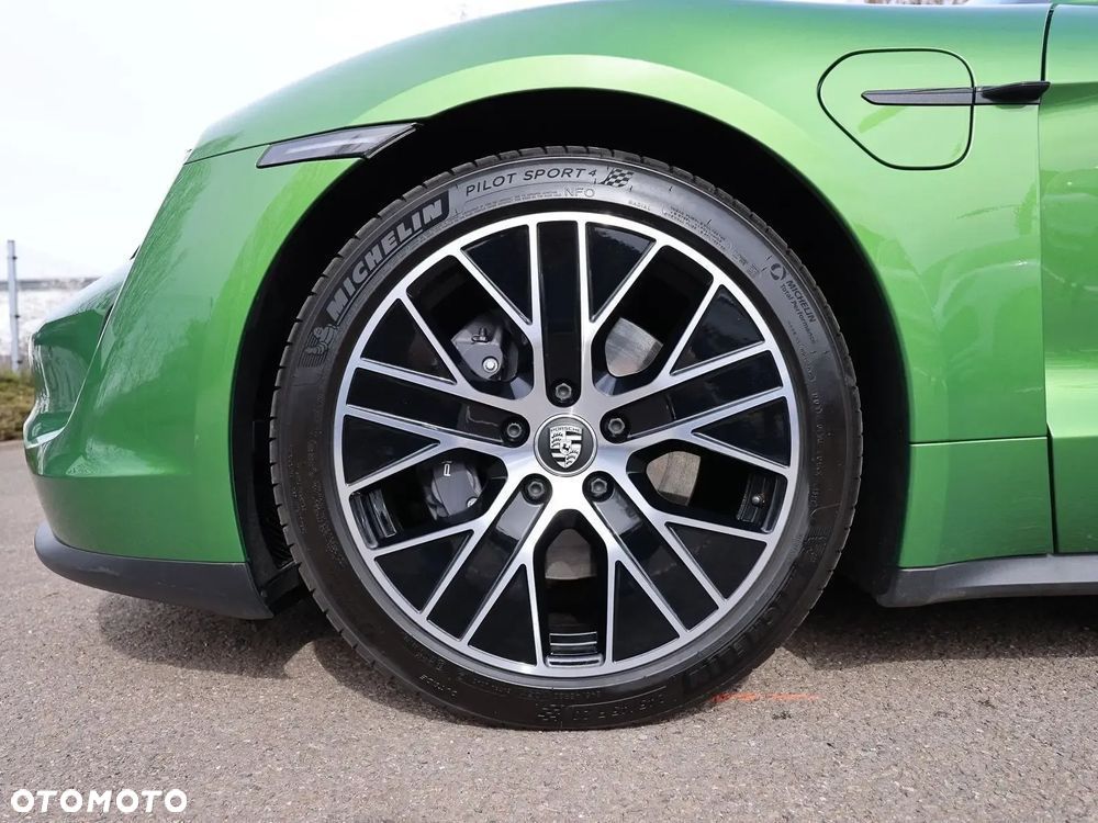 Porsche Taycan - 3
