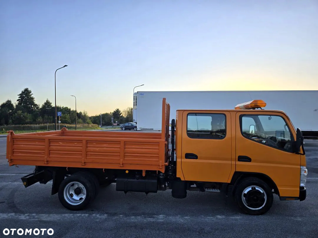 Mitsubishi FUSO CANTER - 25