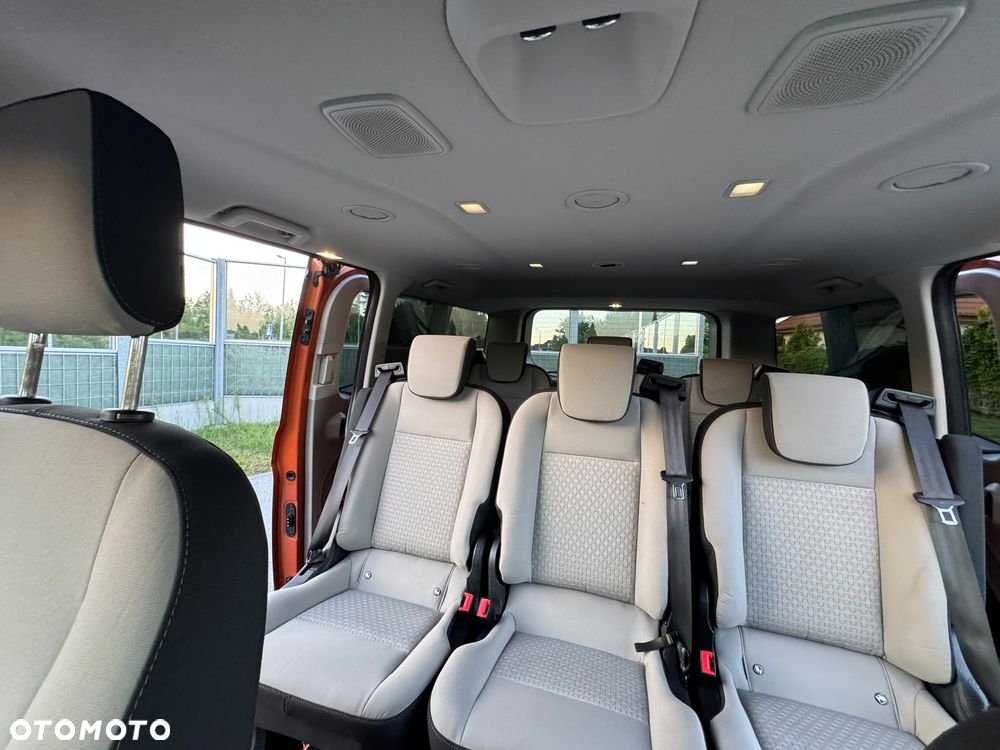 Ford Tourneo Custom - 18