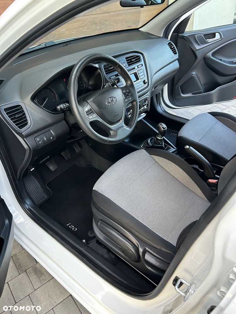 Hyundai i20 - 12