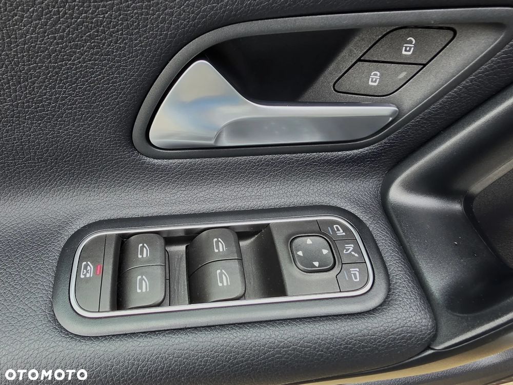 Mercedes-Benz CLA 180 d 8G-DCT - 18