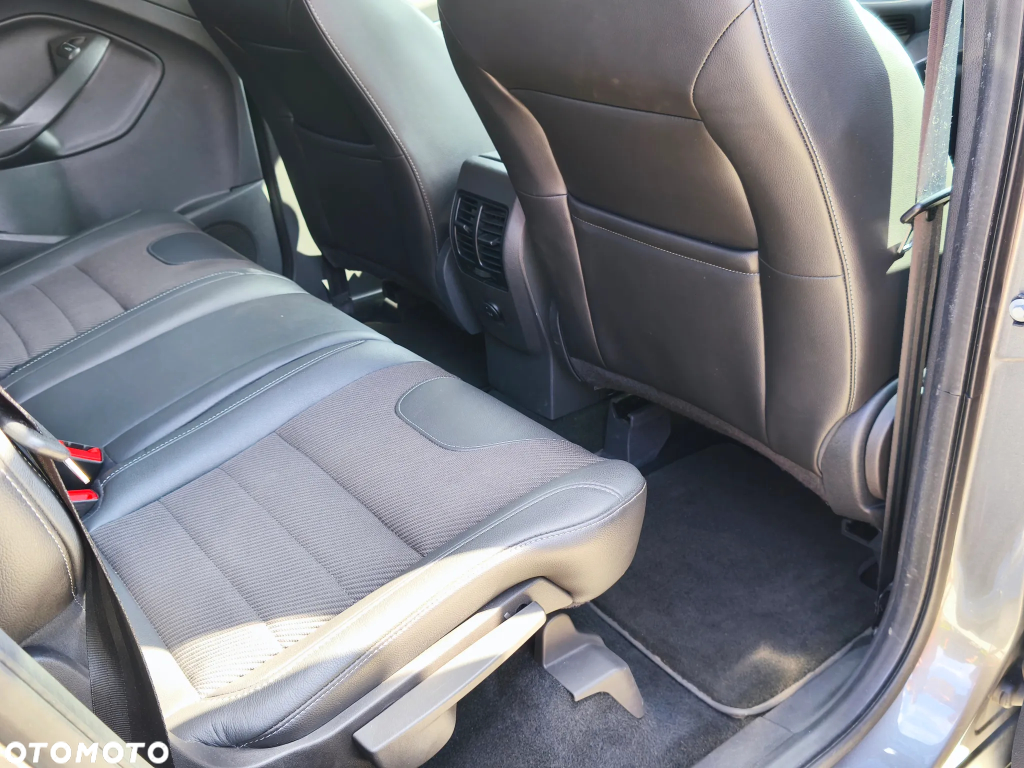 Ford Kuga 2.0 TDCi 4x4 Titanium - 25
